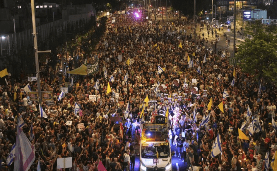 Cuplikan layar 2025-08-19 001113 Ribuan Warga Israel Gelar Aksi Tolak Aneksasi Gaza